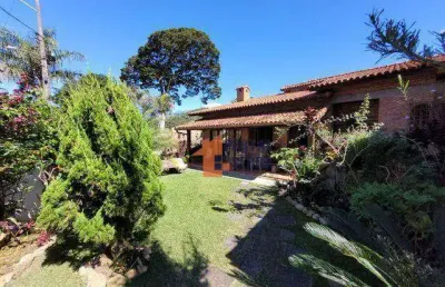 Casa com 4 quartos à venda, 325 m² por r$ 1.254.000 - golfe - teresópolis/rj