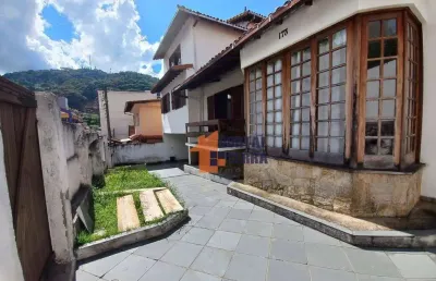 Casa com 7 dormitórios à venda, 262 m² por r$ 1.800.000 - várzea - teresópolis/rj