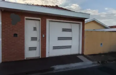 Casa com 3 dormitórios pronta para morar. aceita financiamento