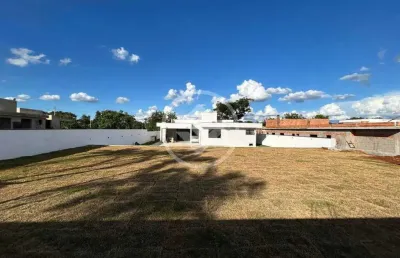 Casa alto padrão - condomínio vitória golf - área constr. 270m² codigo: 103611