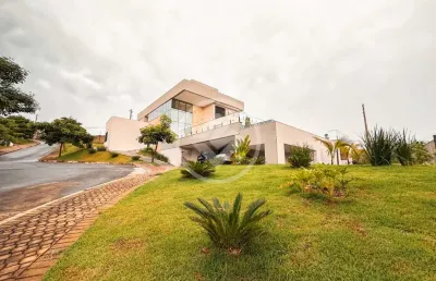Casa alto padrão - condomínio gran royalle - confins codigo: 104697