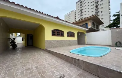 Imperdível! casa à venda em praia grande-sp, no bairro flórida, com 4 quartos, 2 suítes, 2 salas, 2 banheiros, 2 vagas de garagem e 270,00 m² de área.