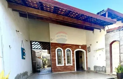 Casa com 3 quartos à venda na Avenida Eduardo Alvares Machado, 987, Centro, Peruíbe