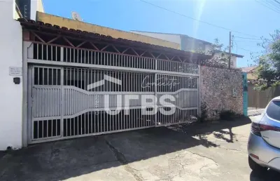 Casa com 4 quartos à venda na Rua C 248, Setor Nova Suiça, Goiânia
