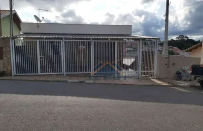 Casa comercial/residencial com 4 dormitórios, 4 banheiros, edícula, à venda por 790.000,00 - centro - vinhedo/sp