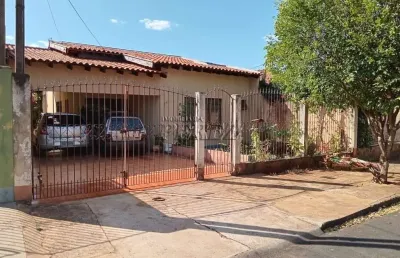 Casa com 4 quartos à venda na alba bertoleti clivati, --, alto da boa vista, londrina por r$ 315.000
