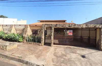 Casa com 4 quartos para alugar na benedito de oliveira junior, --, monte carlo, londrina por r$ 3.500