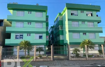 Apartamento de 02 dormitórios no centro de tramandaí