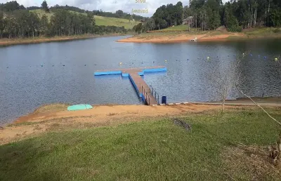 Represa, terreno plano em condomínio de alto padrão