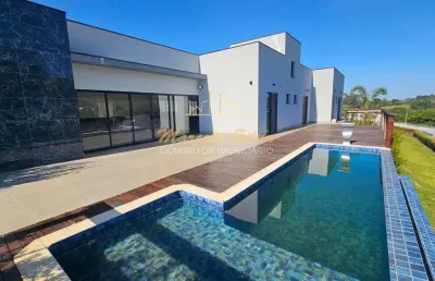 Casa totalmente térrea, 3 suites  condomnio flamboyan  ,