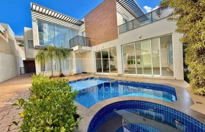 Casa alto padrão rica em detalhes no condomínio portal de bragança