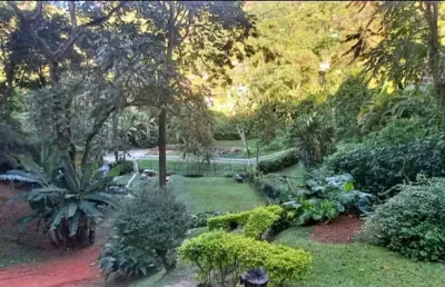 Casa à venda na região de itaipava em condomínio!!!