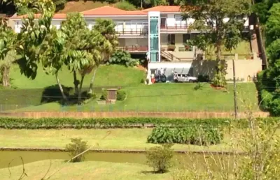 Casa à venda em frente ao lago quitandinha em petrópolis!