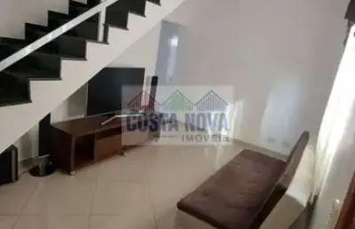 Casa de 72m², com 2 quartos, 1 suíte e garagem com 1 vaga fechada