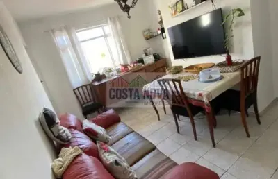 Apartamento de 50m², com 2 quartos a 4 quadras da praia