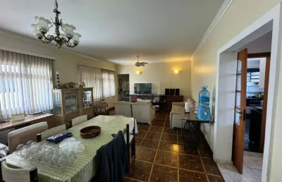 Apartamento a venda com 3 quartos sendo 1 suíte, 1 banheiro, 1 lavabo, 2 garagens, sala ampla