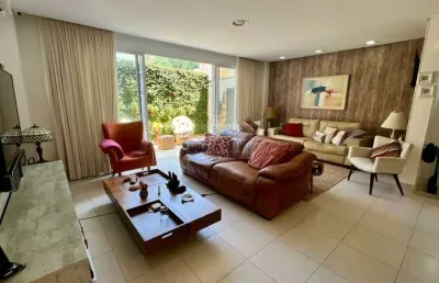 Casa mobiliada 218 m2, 3 dormitórios, 2 banheiros e 4 vagas no guarujá ( aceita permuta )