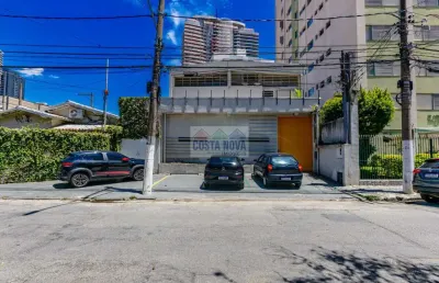 Imóvel de esquina no jardim das acácias. frente de 22 m para rua raposo tavares. au: 330, at 427 m²