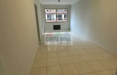 Apartamento com 80 m², 2 quartos, 2 banheiros,  1 vaga, a uma quadra da praia