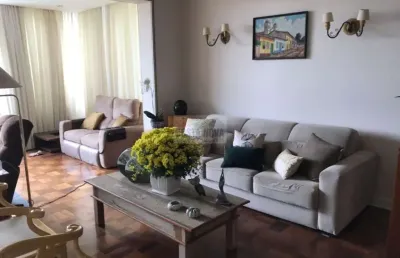 Casa à venda no pacaembu, 4 suítes, 2 vagas de garagem