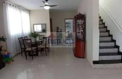 Casa sobrado, 6 quartos sendo 2 suítes, 4 banheiros, 1 vaga. bairro aparecida