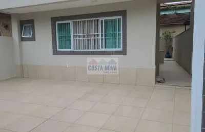 Casa à venda com 180m², 3 quartos sendo os 3 suítes, sala para 2 ambientes e 3 vagas em marapé