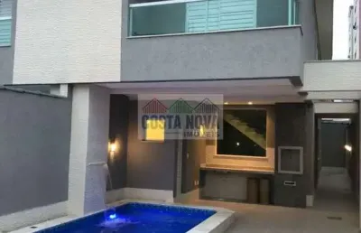 Sobrado à venda com 3 dormitórios sendo os 3 suítes, 4 banheiros, 3 vagas no bairro tupi