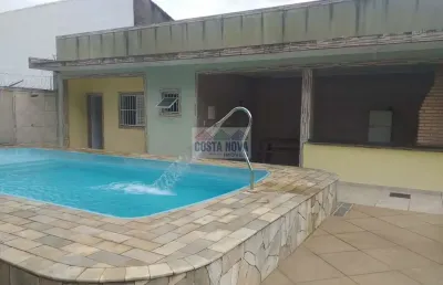 Sobrado no canto do forte com 4 suítes e edicula nos fundos