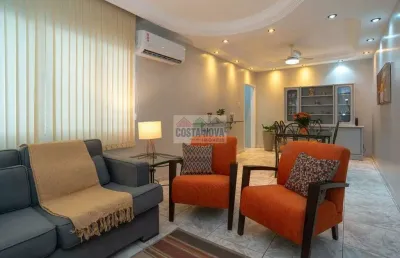 Apto mobiliado com 2 dormitórios de 80m², 1 vaga , quadra da praia , proximo do canal 2 e gonzaga