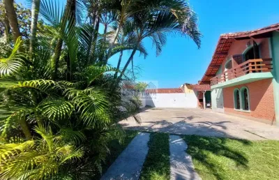 Sobrado à venda com 4 dormitórios e 500m² no bairro suarão / itanhaém r$ 590.000