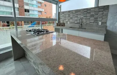 Conforto e localização privilegiada na ponta da praia