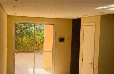 Casa em condomínio para venda ou locação em cotia - jardim petrópolis: 2 quartos, 1 sala, 2 banheiros, 2 vagas de garagem, 66m²