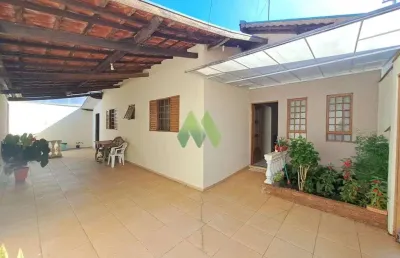 Casa 03 dormitorios a venda – jardim itamarati - botucatu/sp