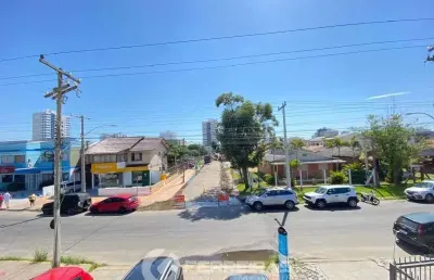 Sala comercial estratégica no coração da cidade – ideal para seu negócio!