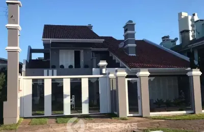 Casa ampla e moderna para locação anual em tramandaí