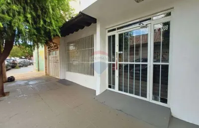 Casa térrea com 3 quartos (1 suíte), edícula e salão comercial independente