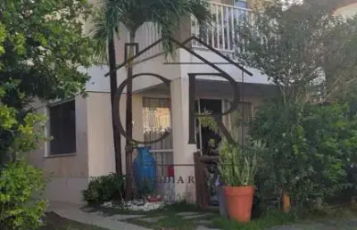 Maravilhosa casa em condomínio fechado em stella maris!