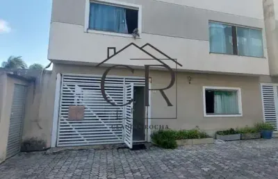 Casa duplex com 3 suítes a poucos metros do mar, na praia do flamengo!