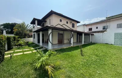 Excelente casa em condomínio fechado com mega área externa privativa!
