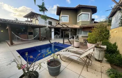 Fantástica casa pronta para morar em condomínio com portaria 24h!!