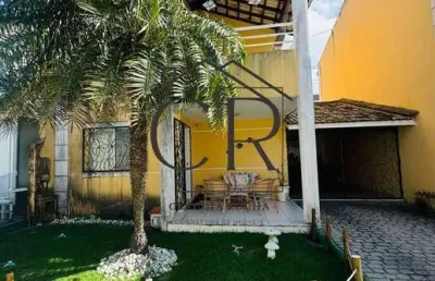 Maravilhosa casa em condomínio super bem localizado!