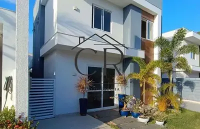 Excelente casa em condomínio fechado com ótima infraestrutura!
