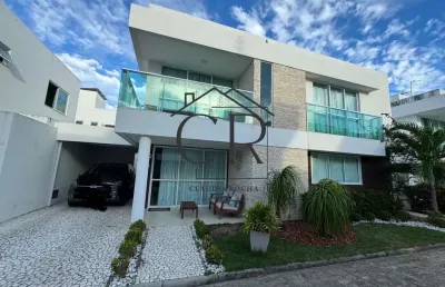 Fantástica casa, super decorada em condomínio com portaria 24h!