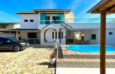 Casa solta localizada a poucos passos da praia do flamengo!