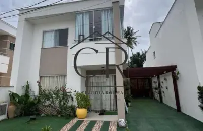 Oportunidade! maravilhoso duplex com energia solar em condomínio fechado!