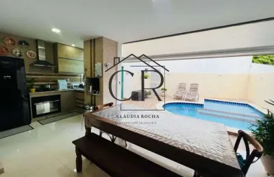 Casa sensacional em condomínio com portaria 24h, impecável!