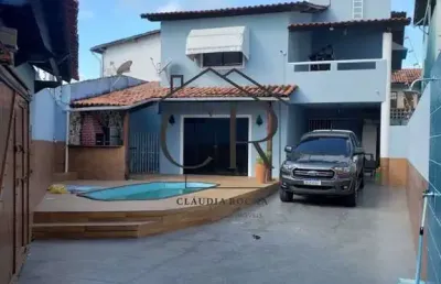 Ótima casa duplex, com 5 quartos, sendo 2 suítes, piscina privativa!