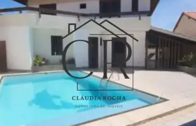 Linda casa em alameda fechada, com segurança 24h, no coração de vilas do atlântico!
