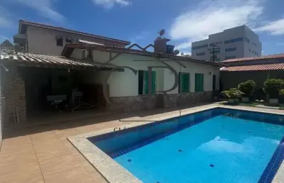 Linda casa térrea em vilas do atlântico, alameda  fechada com segurança 24h, super bem localizada!