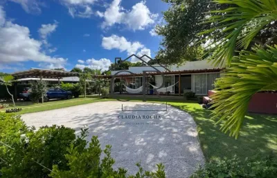 Belíssima casa térrea com mega área externa em busca vida!!